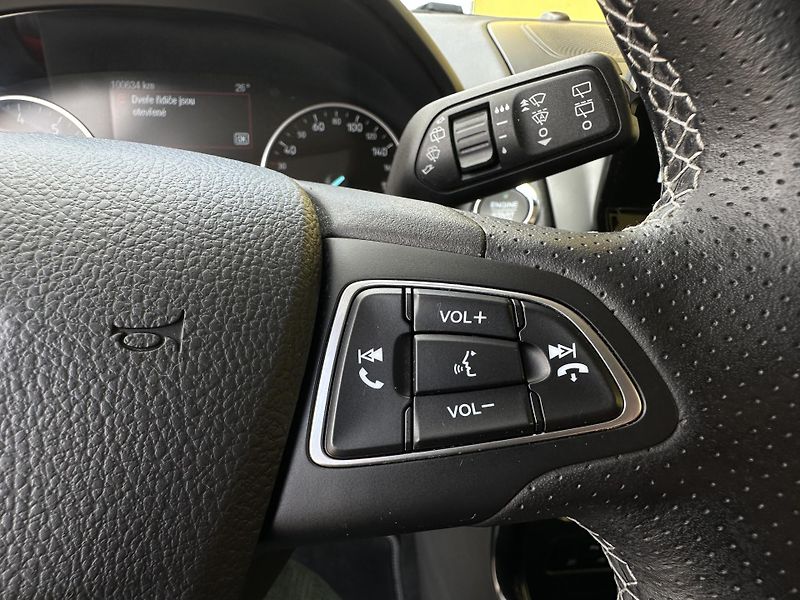 Ford EcoSport (2018) 1.0/92kW * ST-Line * Xenon - fotka 13 z 41