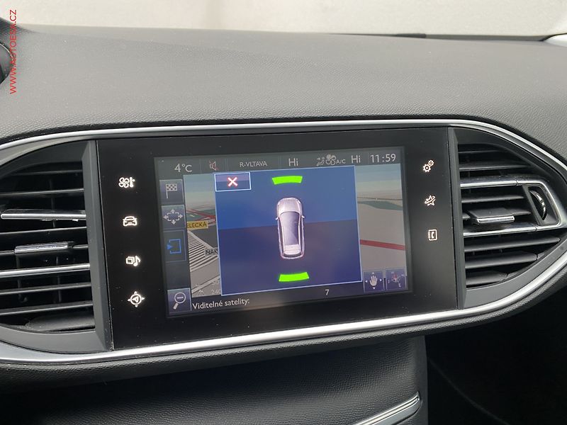 Peugeot 308 (2016) 2.0 HDi, Allure, AT - fotka 17 z 18