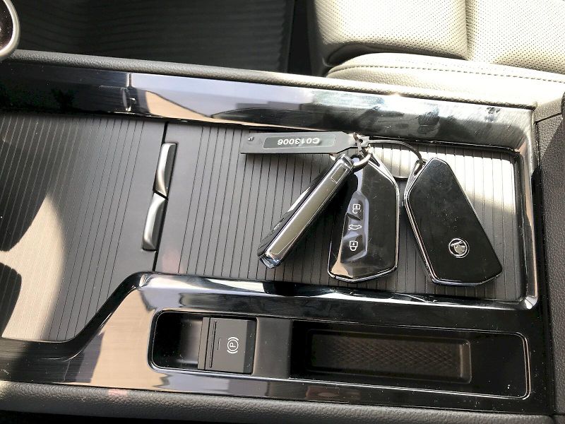 Škoda Superb (2024) COMBI L K TD 142/2.0 A7A - fotka 24 z 26