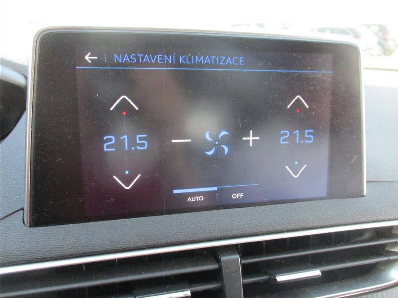 Peugeot 3008 1,6 HDI, navi, klima, servis, - fotka 11 z 21