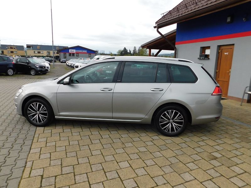 Volkswagen Golf (2016) VII KOMBI 2.0 TDi - fotka 6 z 33