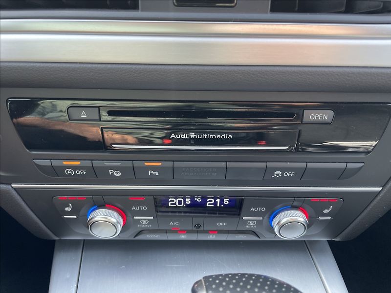 Audi A6 3,0 TDi 150kw S-Line Quattro - fotka 21 z 41