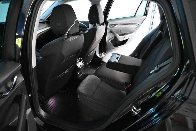 Škoda Octavia (2021) 2.0 LED CLEVER Virtual Tažné K - fotka 9 z 35