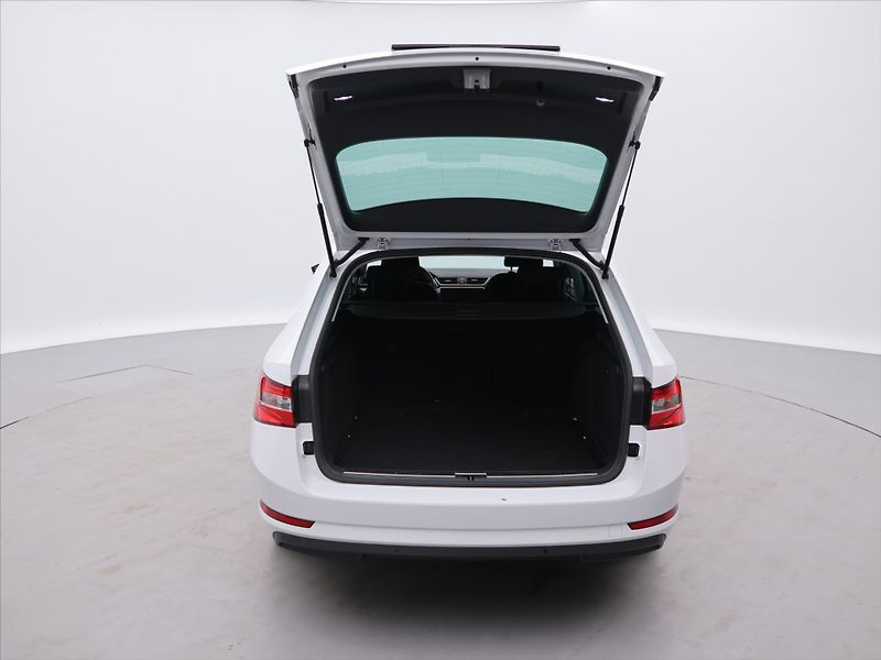 Škoda Superb 1,5 TSI 110kW Style DSG CZ DPH - fotka 9 z 33
