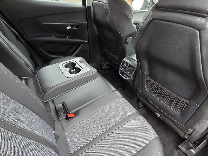 Peugeot 3008 (2019) 1.2 PT 130 ALLURE MAN6 - fotka 10 z 24
