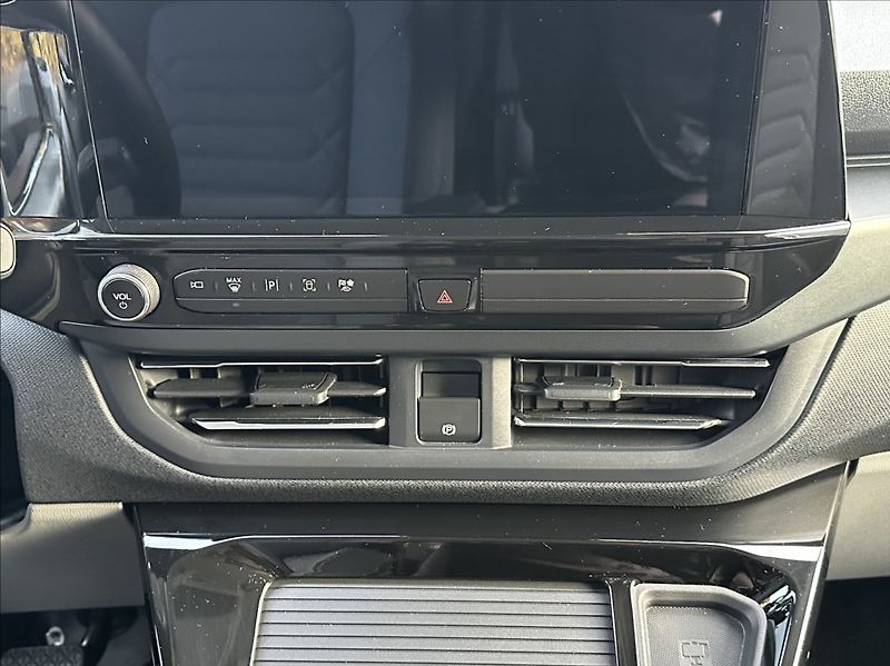 Ford Tourneo Custom 2,0 170PS  L2 Titanium X A/T 4 - fotka 28 z 58