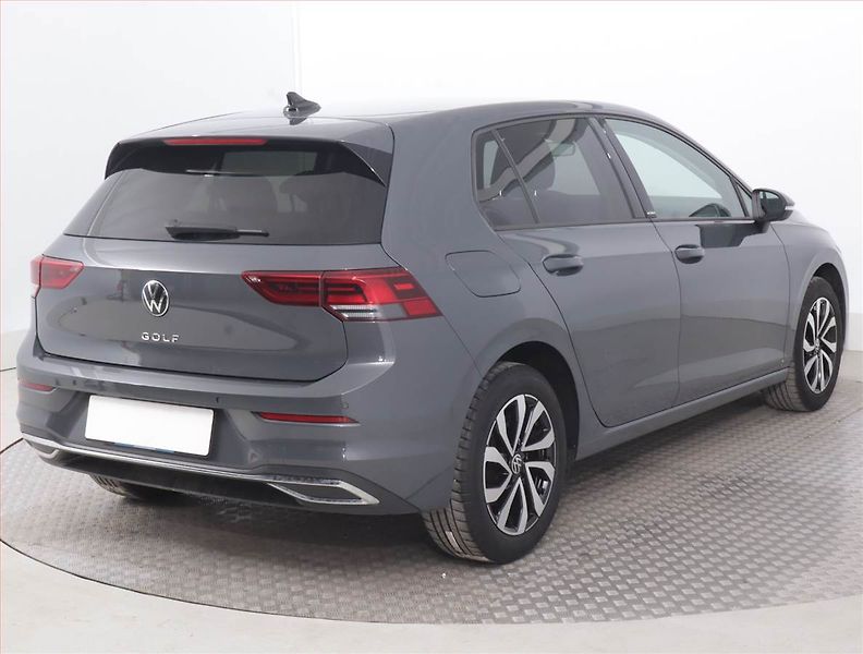 Volkswagen Golf (2022) Active 1.5 TSI - fotka 5 z 15