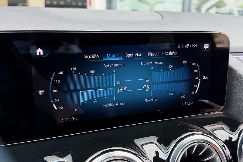 Mercedes-Benz GLA (2021) GLA 220d 4Matic AMG Line - fotka 93 z 121