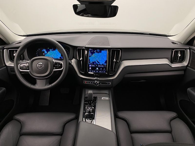 Volvo XC60 B4 AWD BRIGHT PLUS AUT - fotka 2 z 58