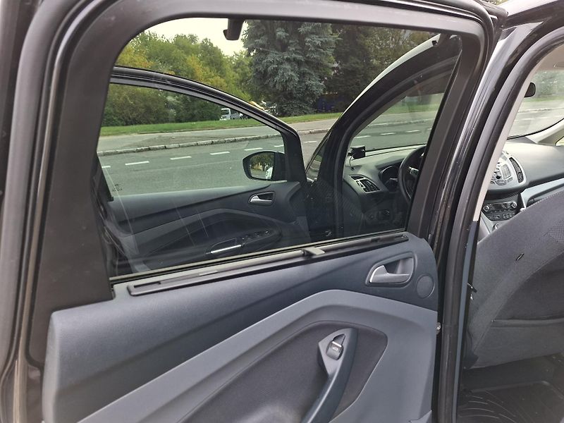 Ford C-MAX (2014) - fotka 15 z 17