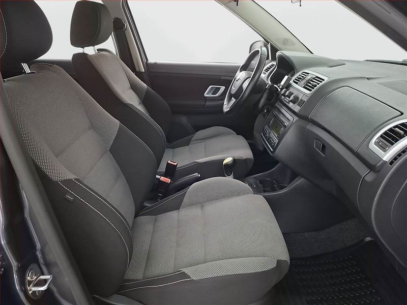 Škoda Fabia (2009) 1.6 16V, nová STK, Tažné - fotka 9 z 14