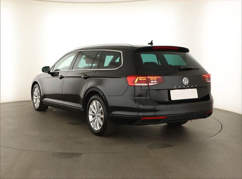Volkswagen Passat (2019) Comfortline 1.6 TDI, Automat - fotka 4 z 15