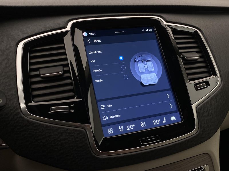 Volvo XC90 B5 AWD CORE AUT CZ - fotka 54 z 58
