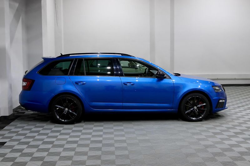 Škoda Octavia 3 FL Combi 2.0 TSI 169 kW RS - fotka 4 z 39