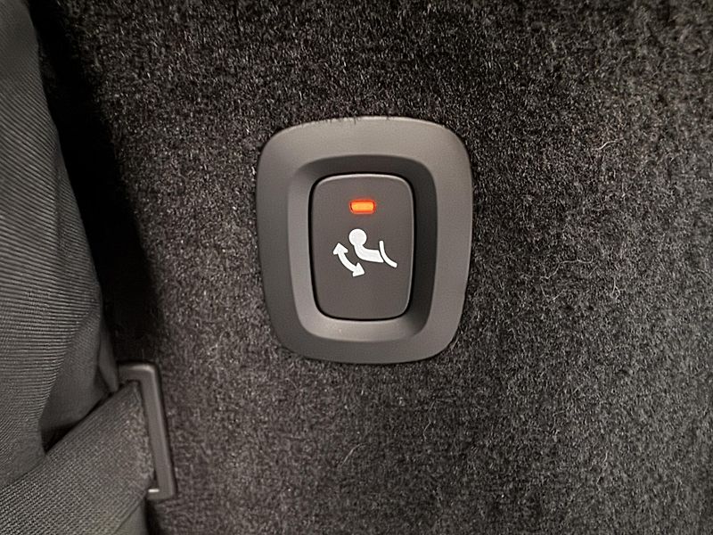 Volvo V90 T8 AWD RECHARGE ULTRA - fotka 25 z 53