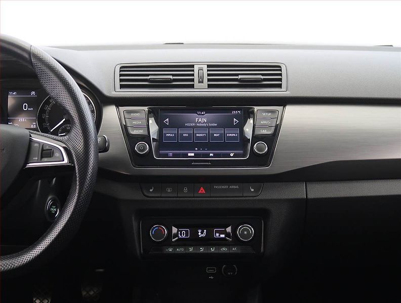 Škoda Fabia (2019) Style 1.0 TSI, Serv.kniha - fotka 12 z 23