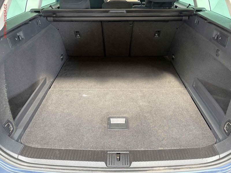 Volkswagen Passat (2015) 2.0TDi, DSG - fotka 7 z 17