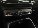 Volvo XC40 2,0 D3 AUTOMAT VÝHŘEV TAŽNÉ - náhled 21