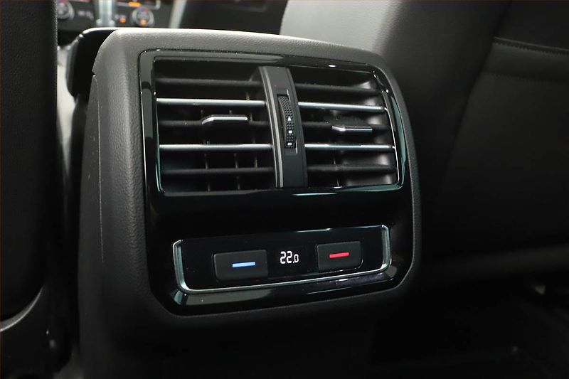Volkswagen Passat (2018) Highline 2.0 TDI, 4X4 - fotka 14 z 20