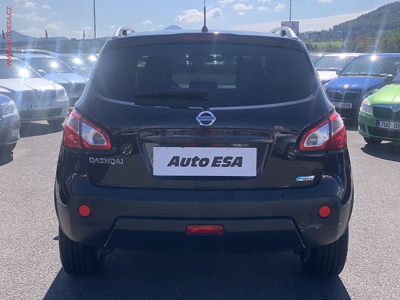 Nissan Qashqai (2013) 1.6dCi, Tekna, kůže, panor - fotka 5 z 20