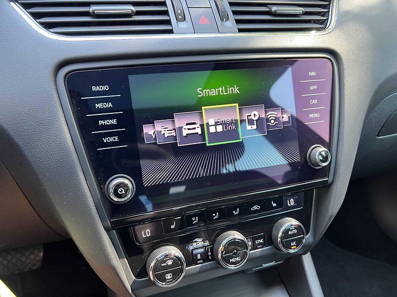 Škoda Octavia FL 1.6 TDi 85 kW TOP STAV - fotka 13 z 20