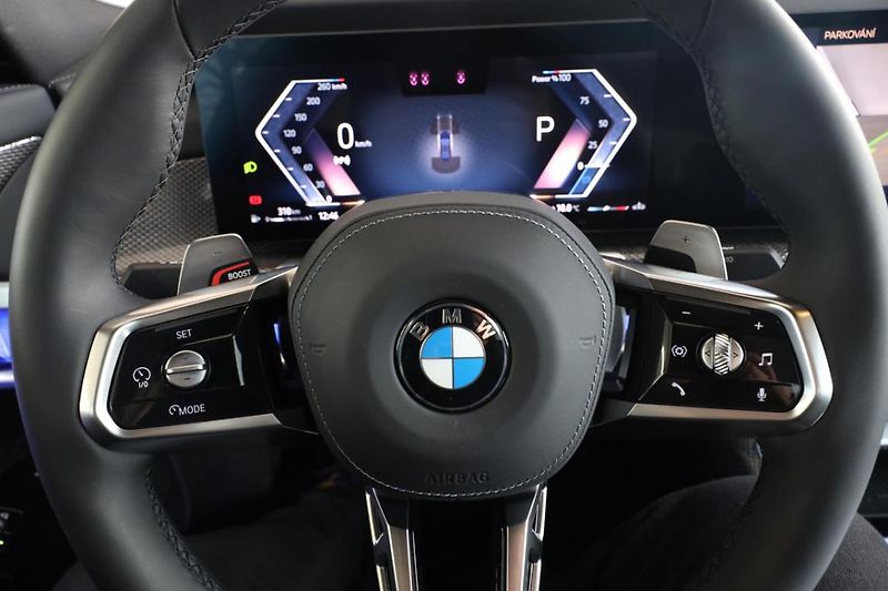 BMW Řada 7 740d xDrive Sedan - fotka 34 z 37
