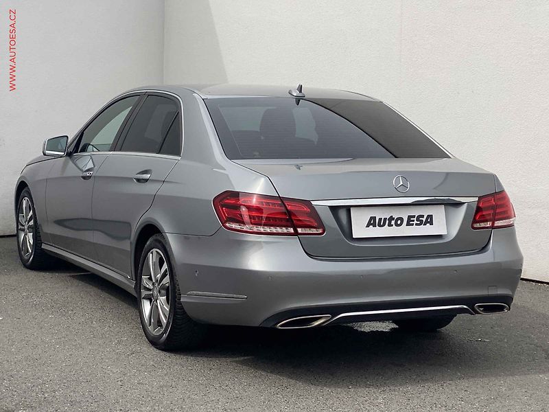 Mercedes-Benz Třídy E (2014) 2.2 CDi E200, AT, navi, park - fotka 6 z 18