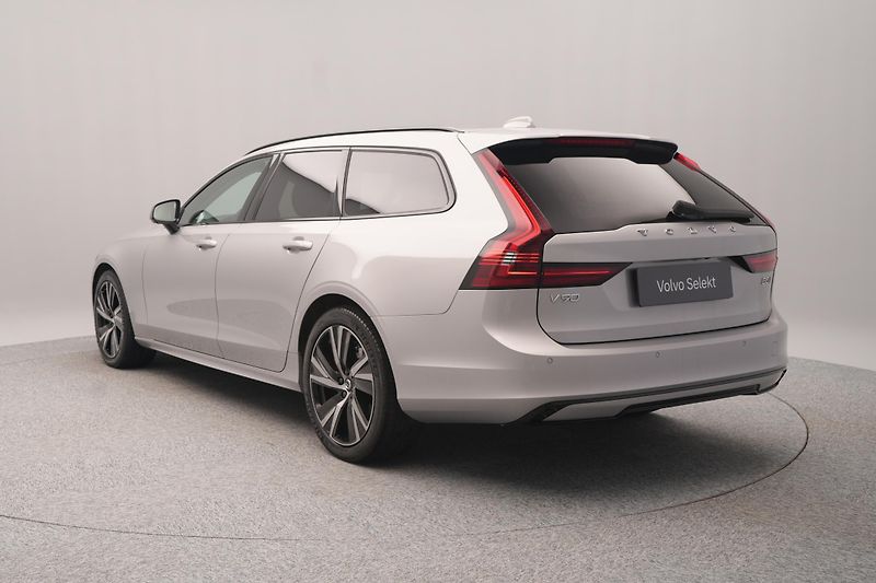 Volvo V90 B5 AWD PLUS DARK REZERVACE - fotka 8 z 36