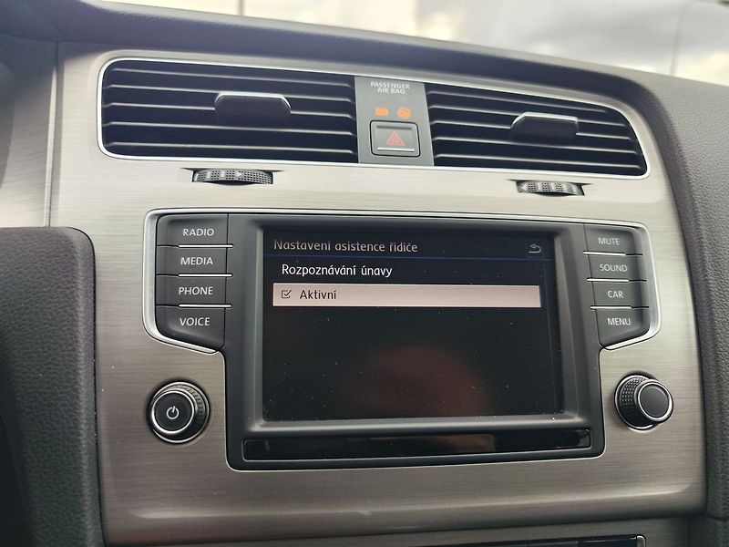 Volkswagen Golf 1.4 TSI/92kW Comfortline DSG - fotka 17 z 38