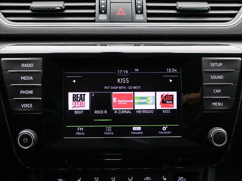 Škoda Superb 2.0 TDI DSG CZ Style Plus Kůže - fotka 24 z 37