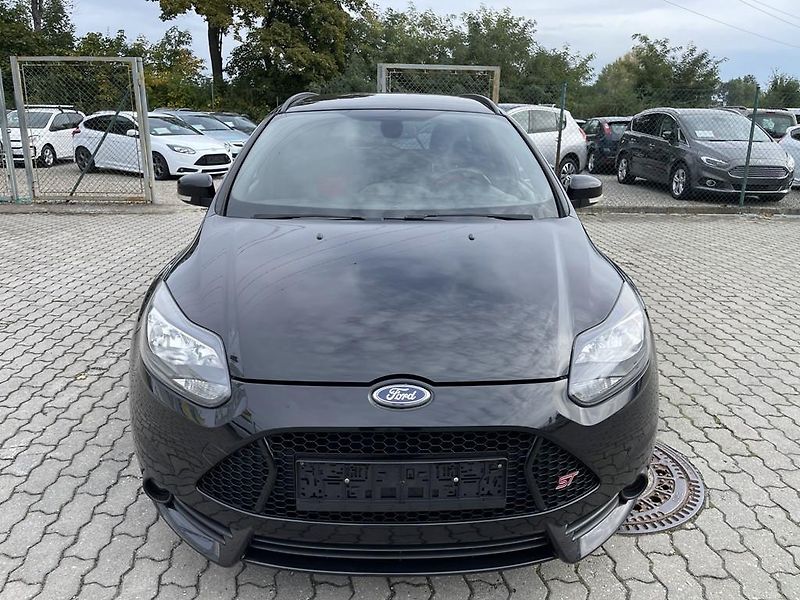 Ford Focus ST 2.0 EB 184 kW serviska - fotka 2 z 19