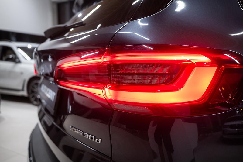 BMW X5 (2019) 30D 195 KW VZDUCH, PANO - fotka 10 z 46