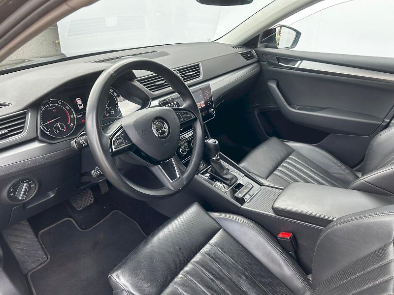 Škoda Superb (2018) 1.5 TSI 110kW ACT DSG Style+ - fotka 24 z 35