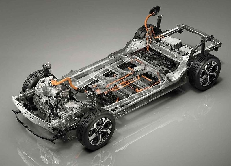Mazda MX-30 e-Skyactiv R-EV je fakticky plug-in hybrid