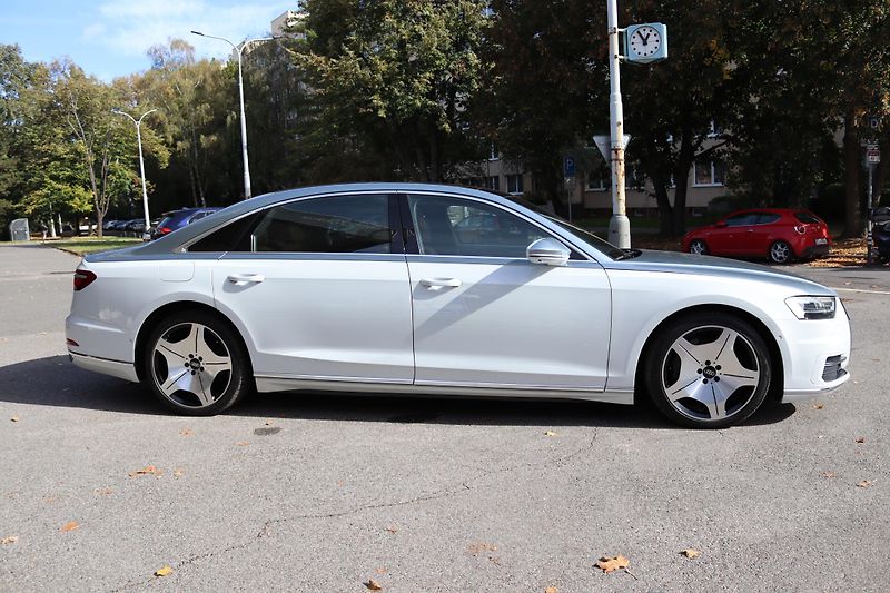 Audi A8 - fotka 11 z 68
