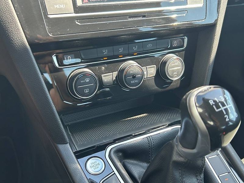 Volkswagen Passat Business 1,5TSI - fotka 21 z 26