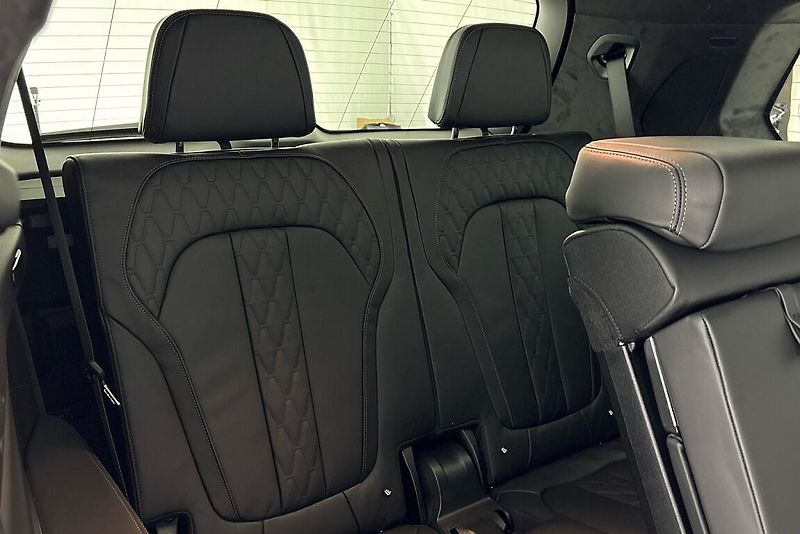 BMW X7 xDrive40d - fotka 14 z 30