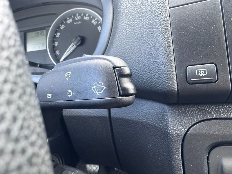 Škoda Fabia (2008) 1,2 HTP 44 KW KILOMETRY - fotka 25 z 38