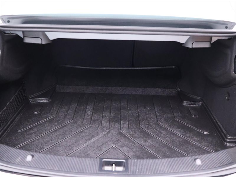 Mercedes-Benz Třídy E 3,0 350CDI 170kW Aut. Elegance - fotka 10 z 37