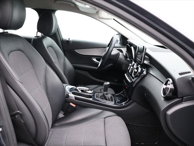 Mercedes-Benz Třídy C 1,6 CDI 100 kW Tažné Aut.Klima - fotka 12 z 32