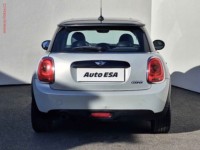 Mini Cooper (2017) 1.5i, LED, navi, panor - fotka 5 z 17