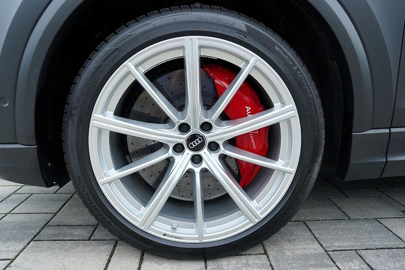 Audi RS Q8 TFSI 441kW quattro - fotka 50 z 51