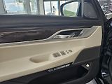BMW Řada 7 750d xDrive - náhled 11