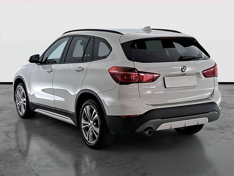 BMW X1 (2019) sDrive18i, Automat, Navi - fotka 4 z 26