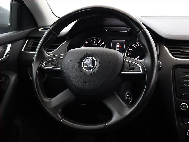 Škoda Octavia (2013) Elegance 1.6 TDI, Serv.kniha - fotka 13 z 16