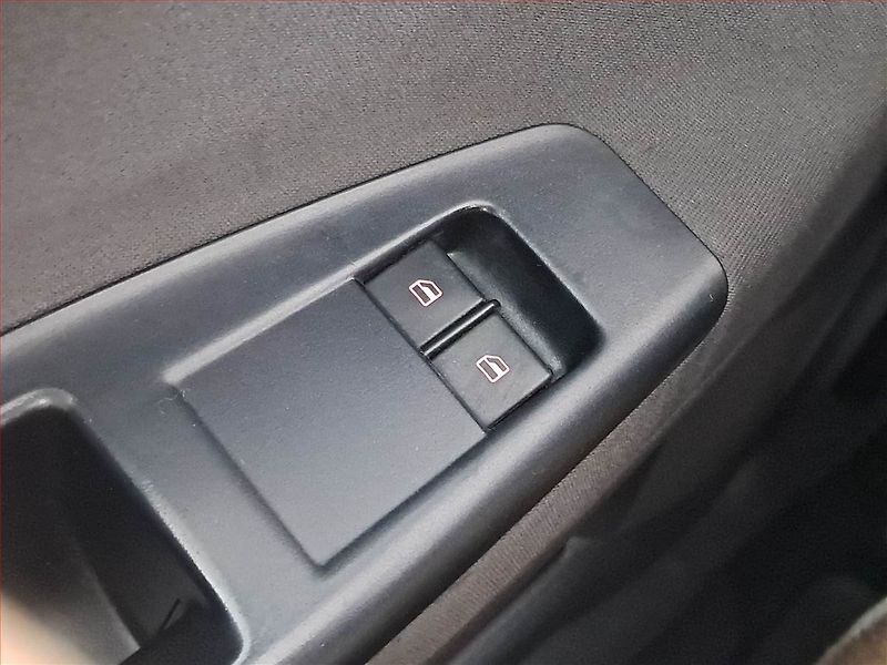 Volkswagen Polo (2006) 1.2 12V, nová STK, jezdí dobře - fotka 15 z 15