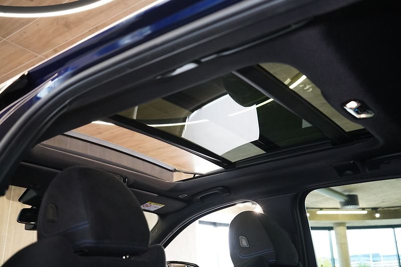BMW Řada 3 M340i xDrive Touring, Panorama - fotka 25 z 50