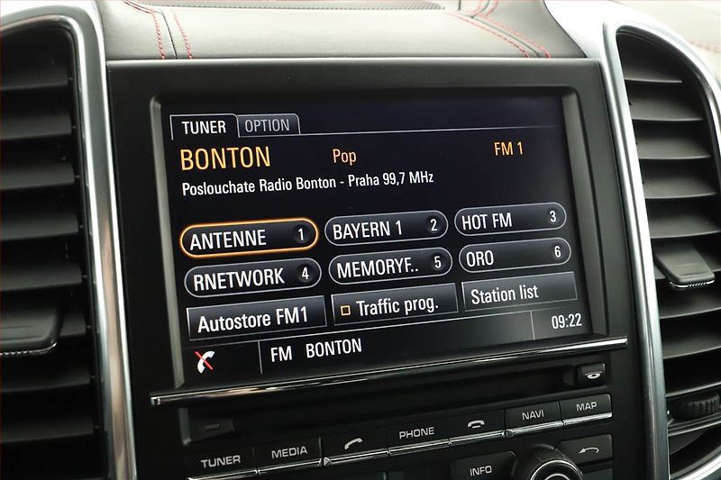 Porsche Cayenne (2013) Turbo - fotka 10 z 20