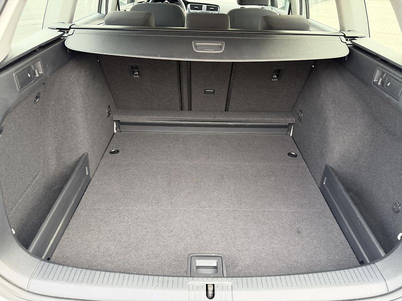 Volkswagen Golf Combi VII 1,6 TDi/85kW - fotka 54 z 66