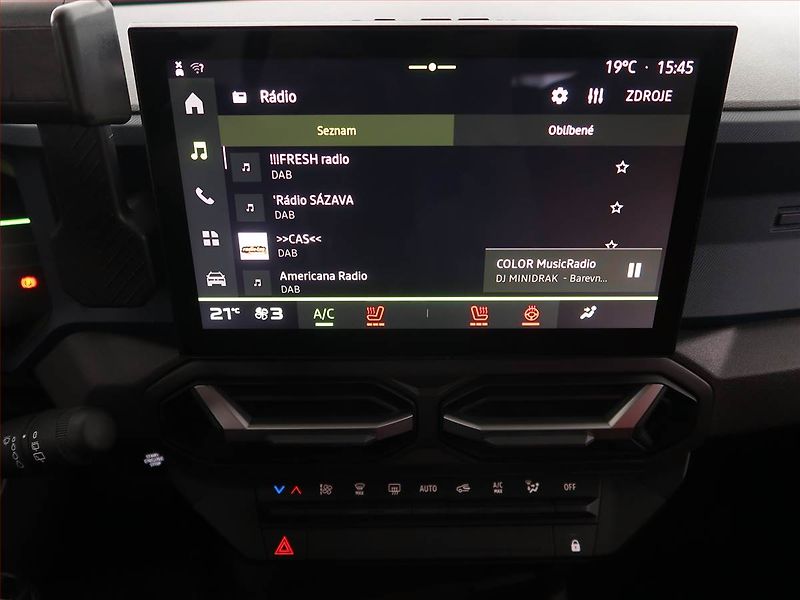 Dacia Duster (2025) Journey 1.6 Hybrid - fotka 12 z 20